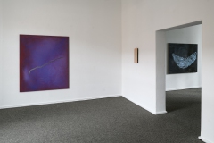 CLAIRE COLIN-COLLIN Sans titre, 2021, Acryl auf Baumwolle, 170 x 150 cm; Andreas Keil; ULRICH WELLMANN, Das Lachen der Malerei, 2021, Ölfarbe auf Leinwand, 130 x 170 cm, COLORSCAPE II, 2022